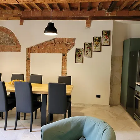 Casa In Piazza * Asciano